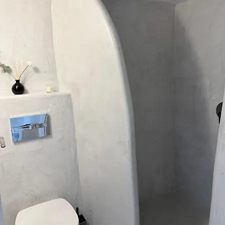 Value Rooms- Center- Capital Santorini
