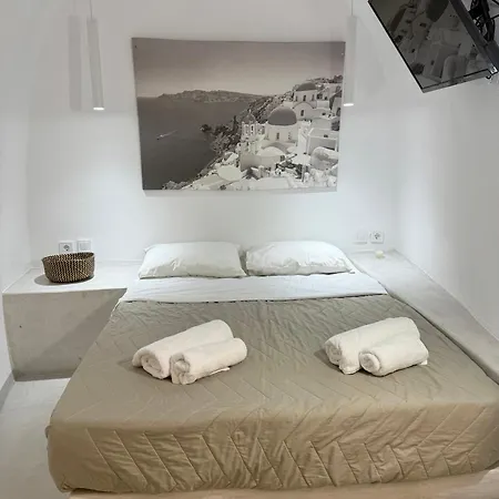 Value Rooms- Center- Capital Santorini Fira (Santorini)