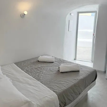 Hotel Value Rooms- Center- Capital Santorini