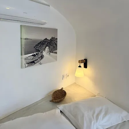 Value Rooms- Center- Capital Santorini Fira (Santorini)
