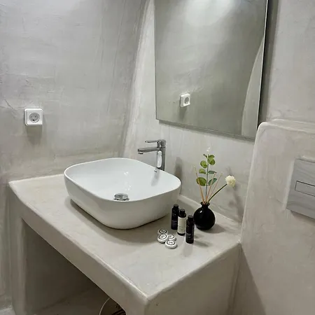 Hotel Value Rooms- Center- Capital Santorini Fira (Santorini)