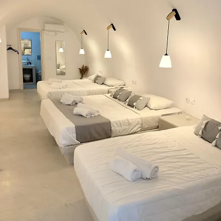 Value Rooms- Center- Capital Santorini
