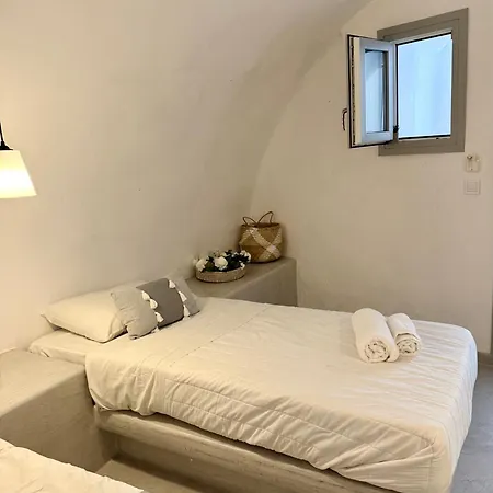 Value Rooms- Center- Capital Santorini Ξενοδοχείο Φηρά