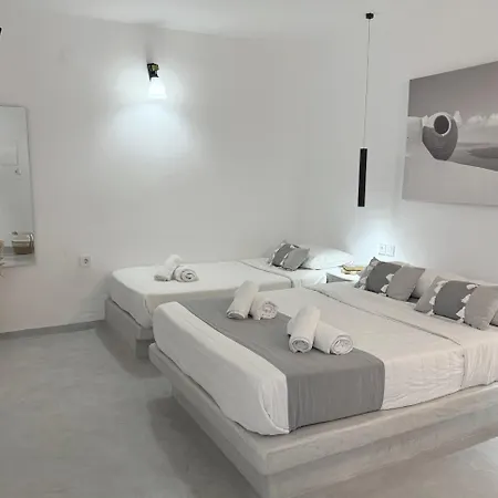 Value Rooms- Center- Capital Santorini