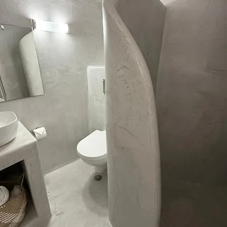 Value Rooms- Center- Capital Santorini Szálloda Fíra
