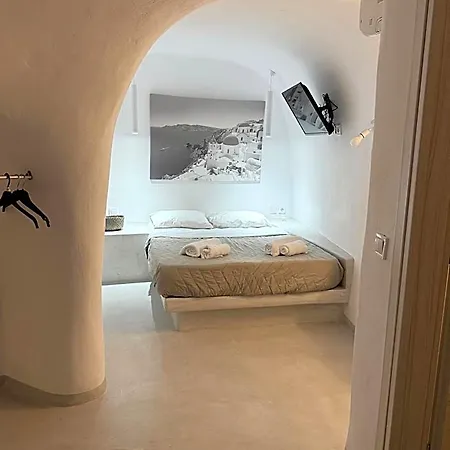 Value Rooms- Center- Capital Santorini Hotel