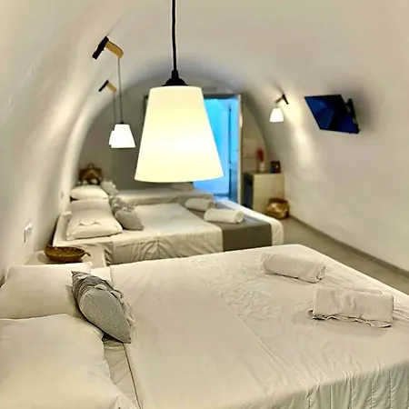 Value Rooms- Center- Capital Santorini Fira (Santorini)