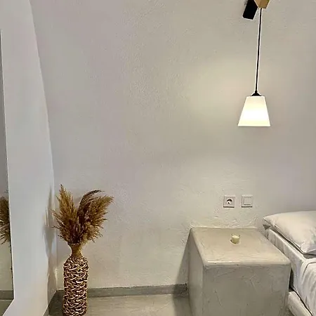 Value Rooms- Center- Capital Santorini *