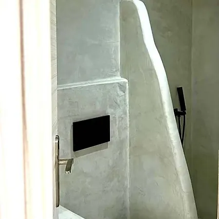 Value Rooms- Center- Capital Santorini *