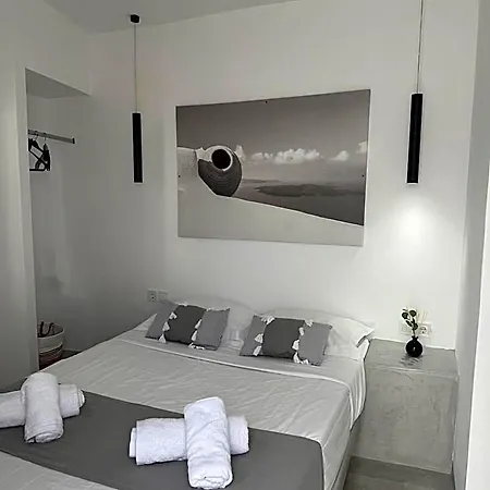 Value Rooms- Center- Capital Santorini Hotel Fira (Santorini)