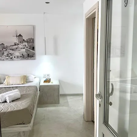 Hotel Value Rooms- Center- Capital Santorini Fira (Santorini)