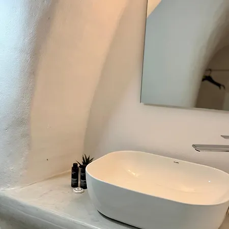 Sepal * Fira (Santorini)