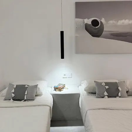 Sepal Fira (Santorini)