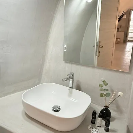 Sepal * Fira (Santorini)