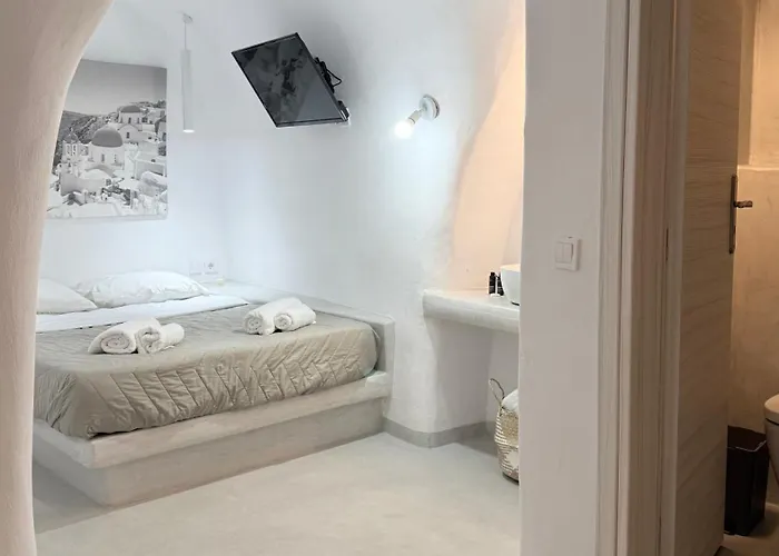 Sepal Fira (Santorini)