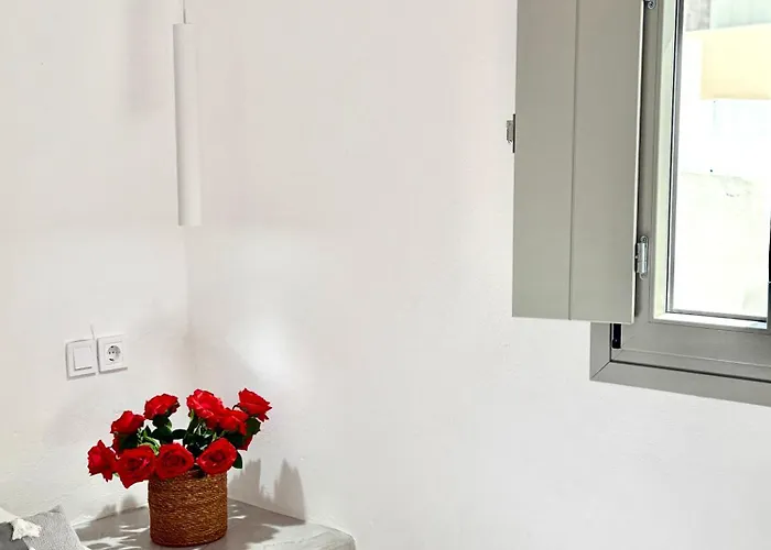 Sepal Hotel Fira (Santorini)