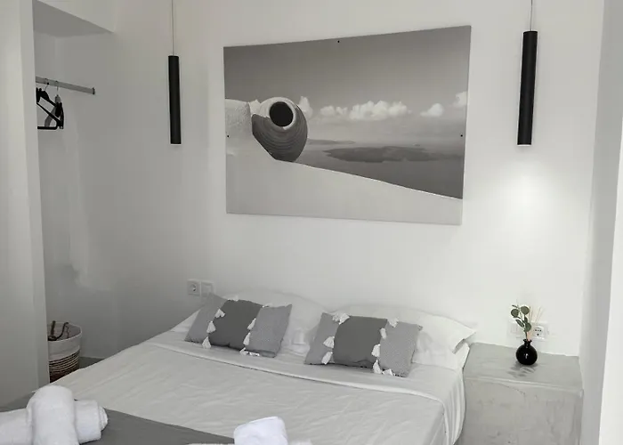 Sepal * Fira (Santorini)